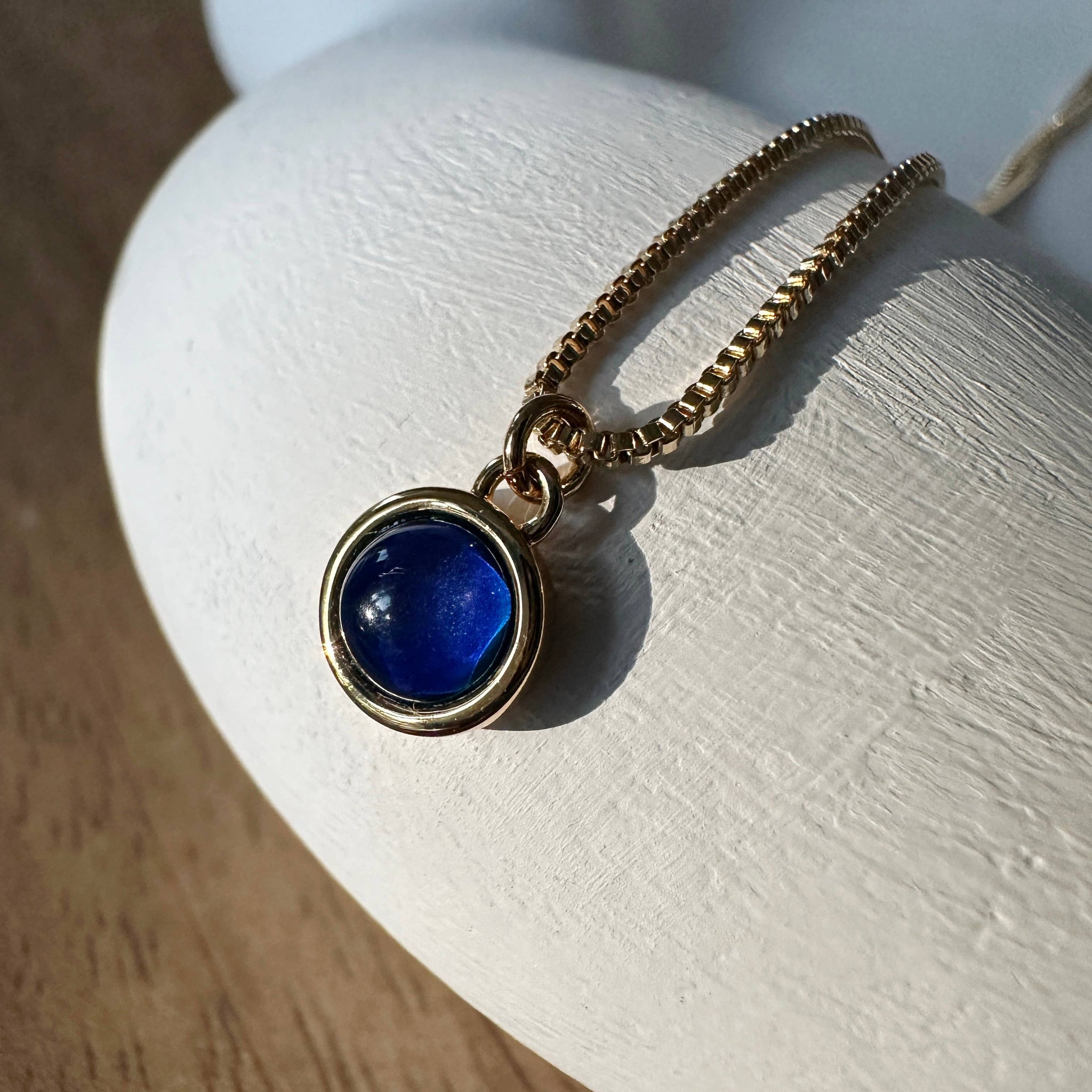 COLOR-CHANGING MOOD STONE CHARM