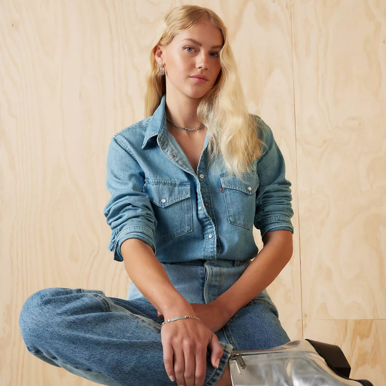 ICONIC WESTERN DENIM BUTTON DOWN