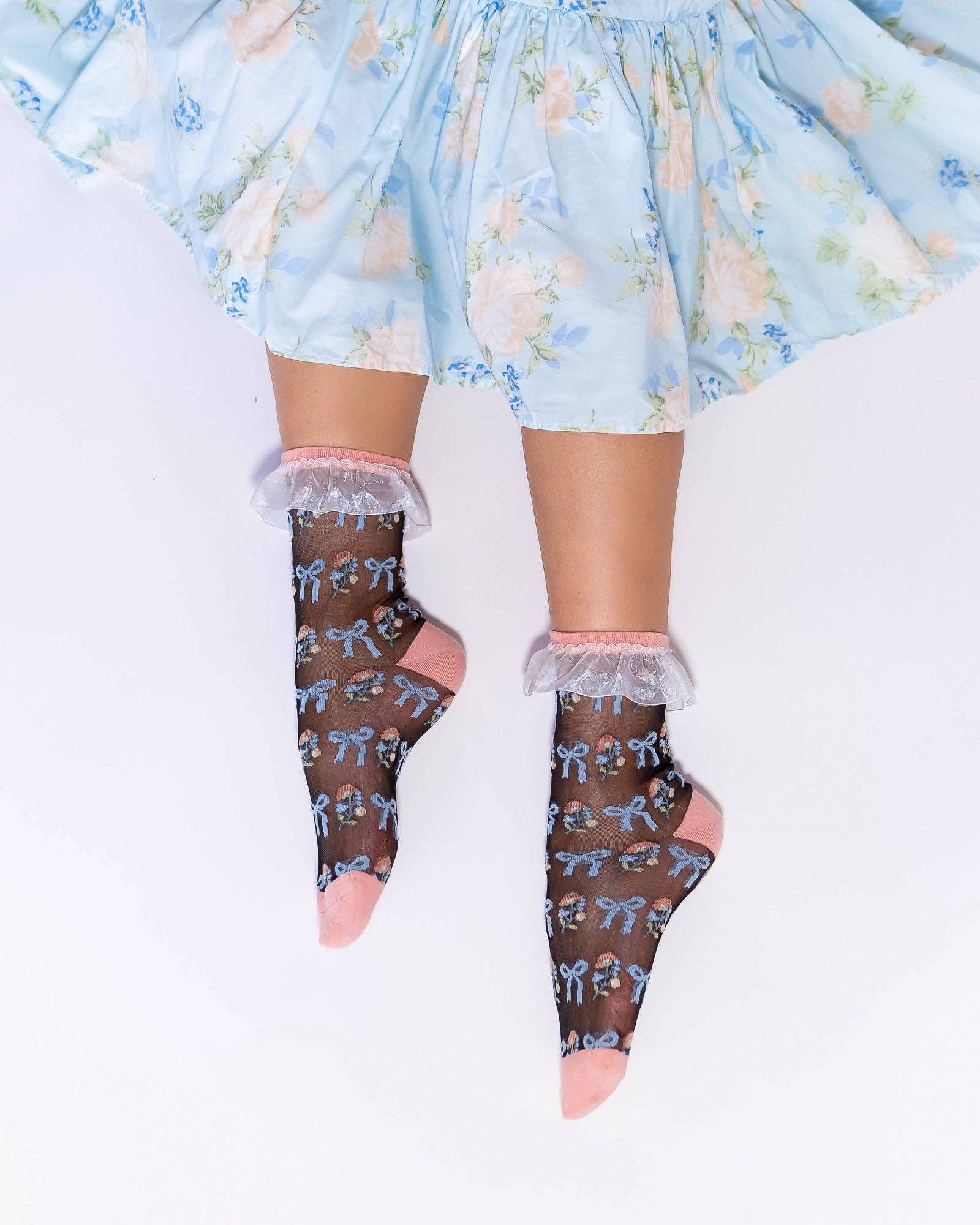 BOWS N RUFFLES SHEER CREW SOCKS