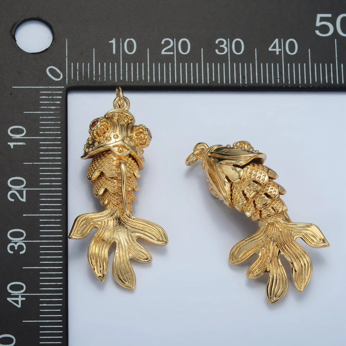 ARTICULATED GOLD FISH CHARM