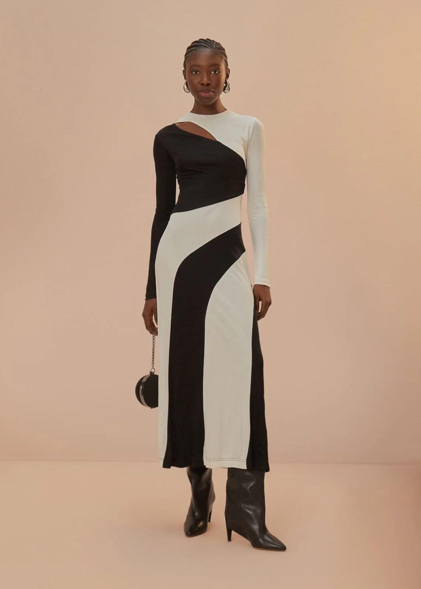 FARM RIO BLACK AND WHITE CUTOUT LONG SLEEVE MIDI DRESS