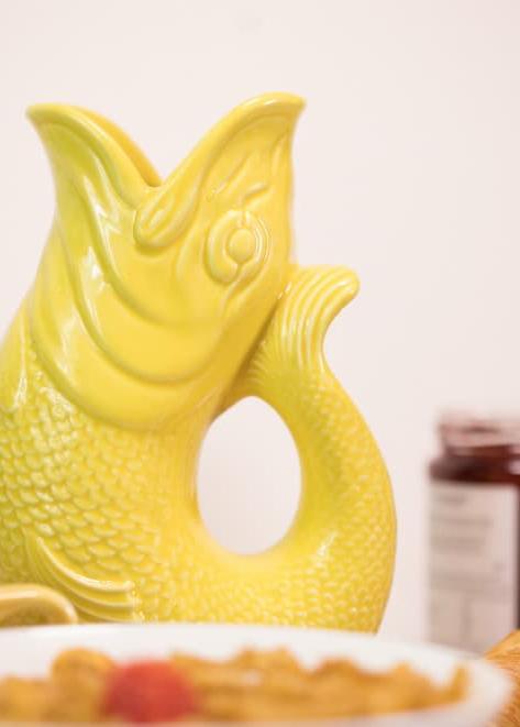 YELLOW GLUGGLE JUG