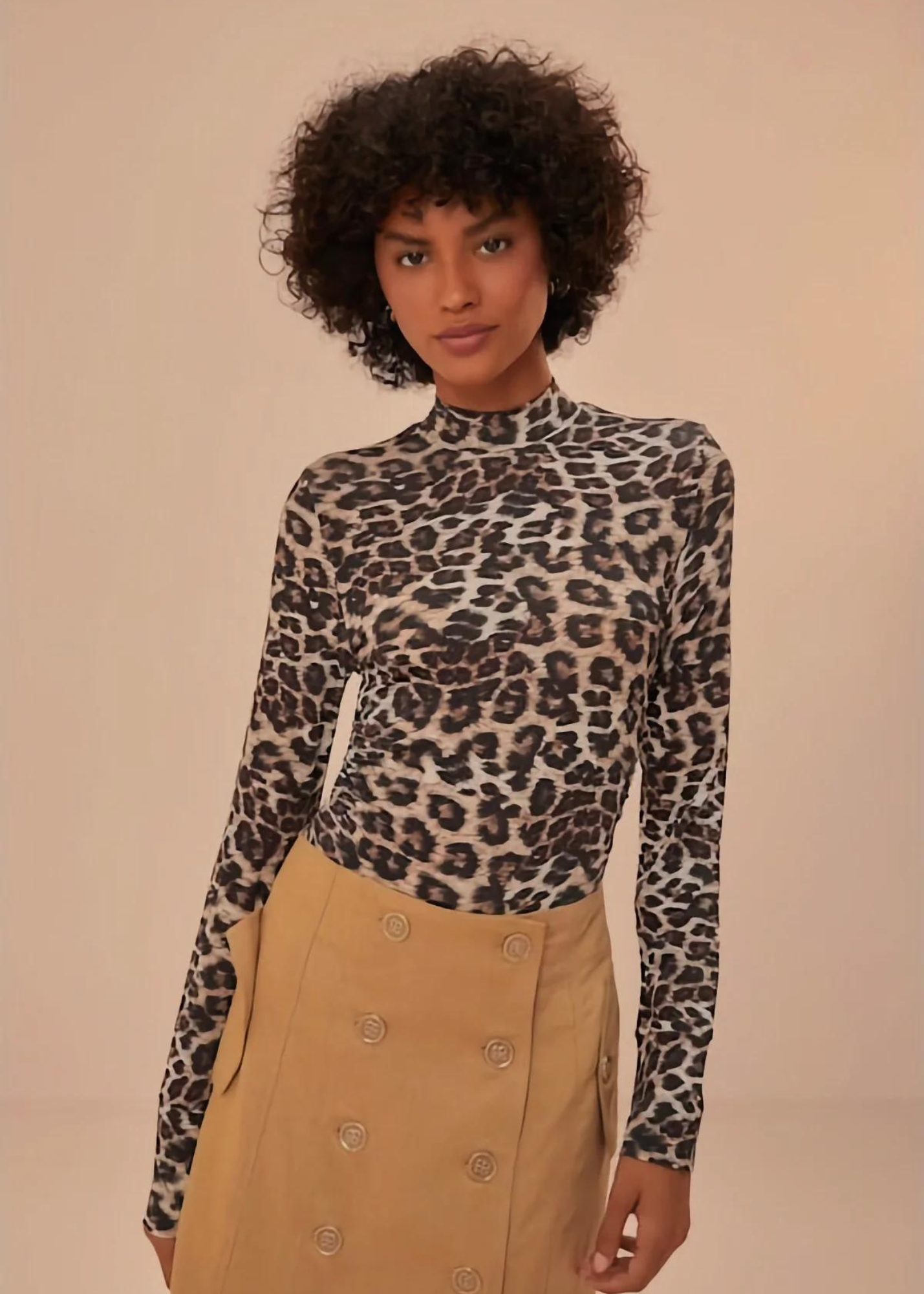 FARM RIO LEOPARD NATURAL SKIN CREAM JERSEY BLOUSE