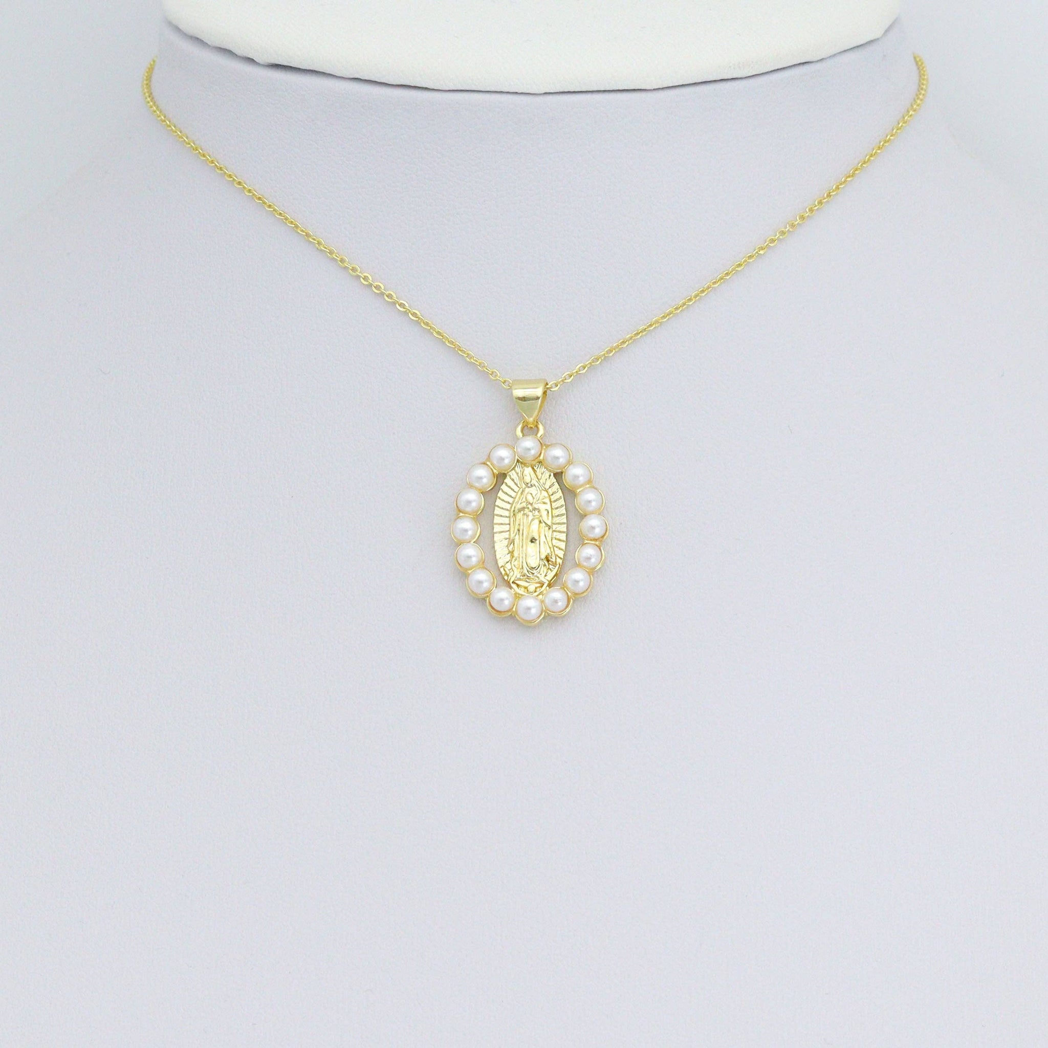 LARGE PEARL ROUND VIRGIN MARY CHARM