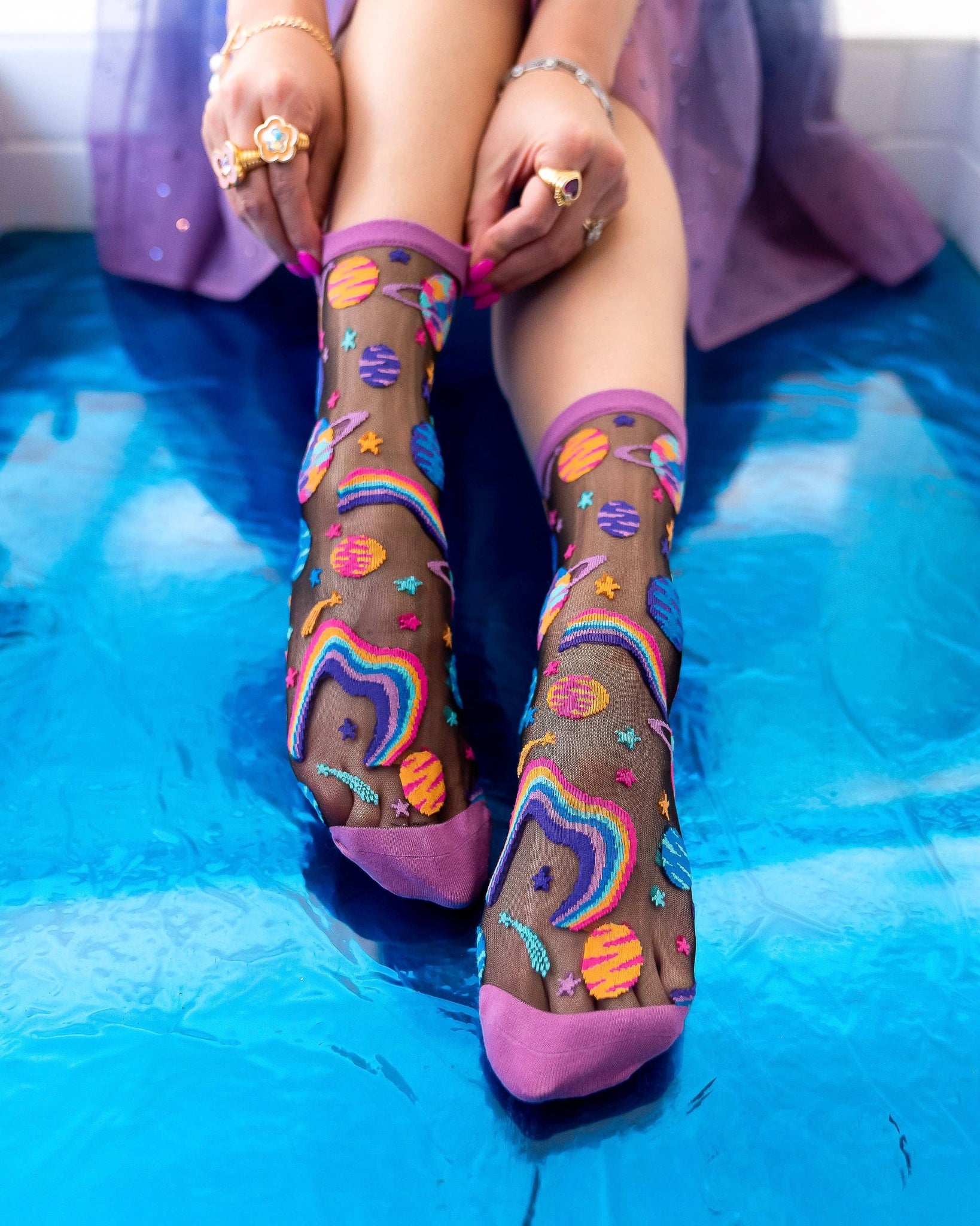 PLANETS SHEER CREW SOCKS