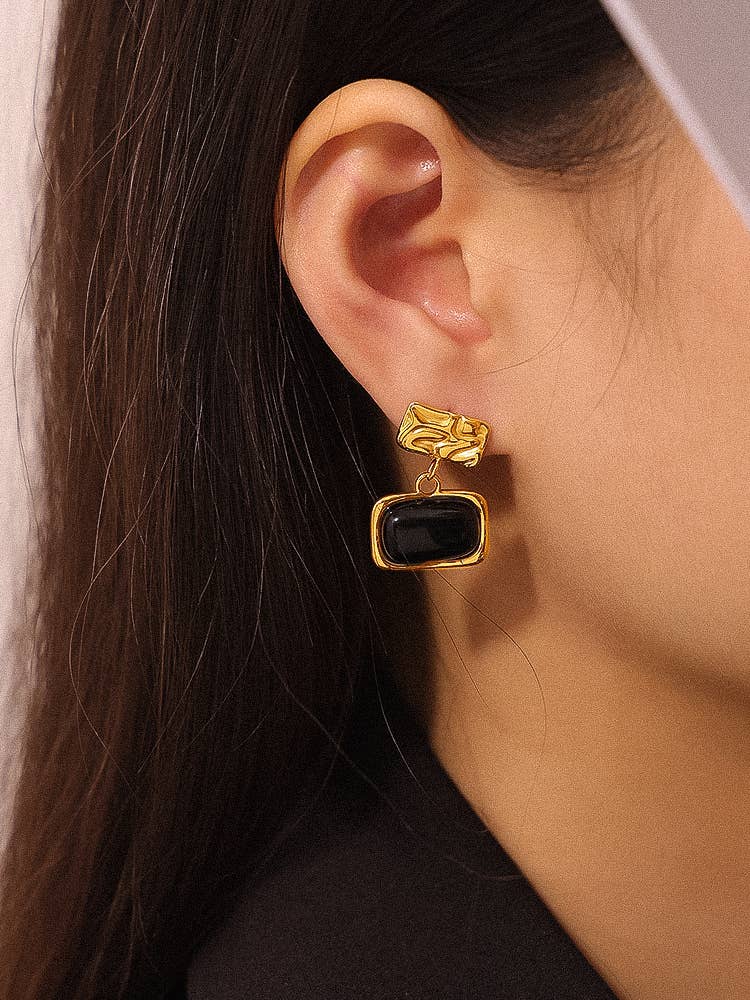 BLACK SQUARE CURVÉE EARRINGS