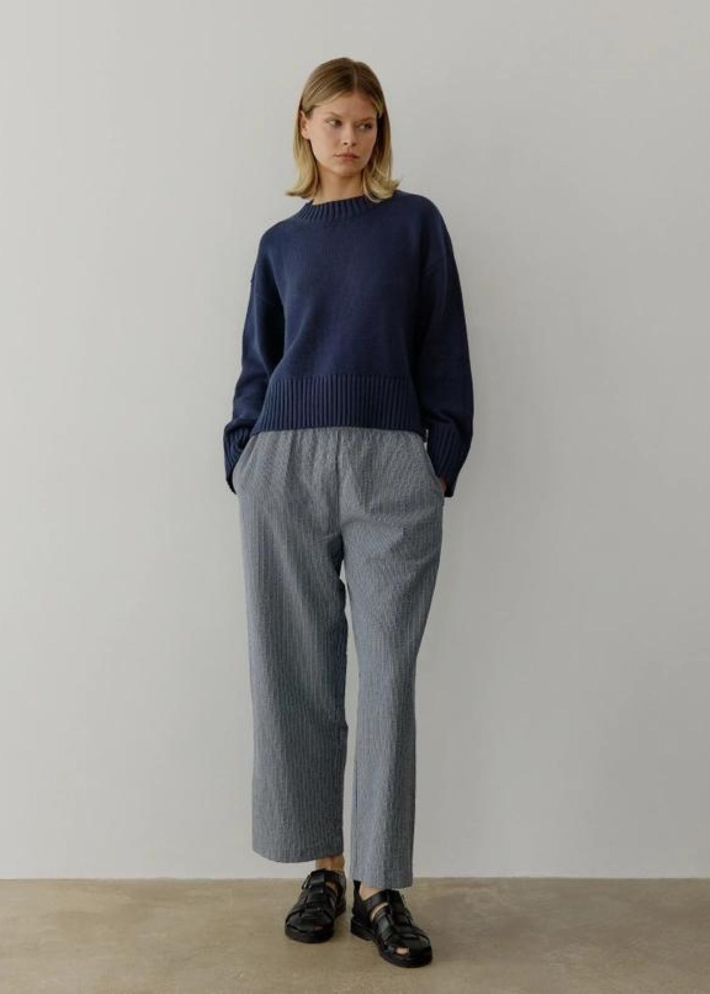 ASH CROPPED SWEATER