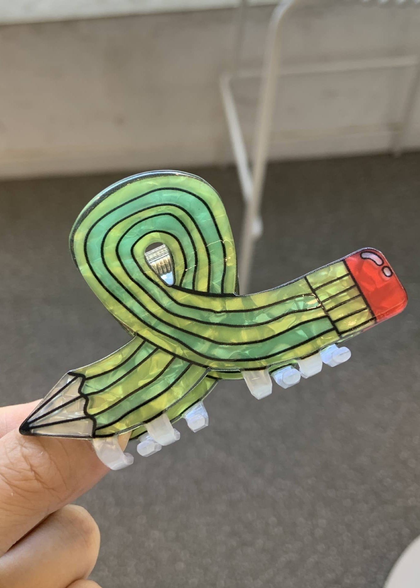 BACK-TO-SCHOOL HAIR CLIP