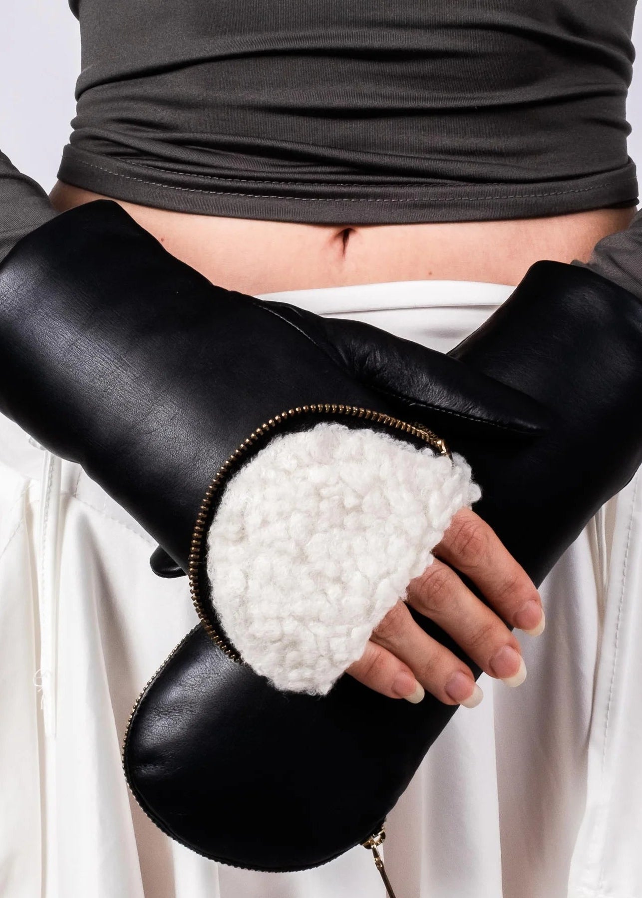 ARISTIDE BLACK & IVORY UNZIP MITTENS