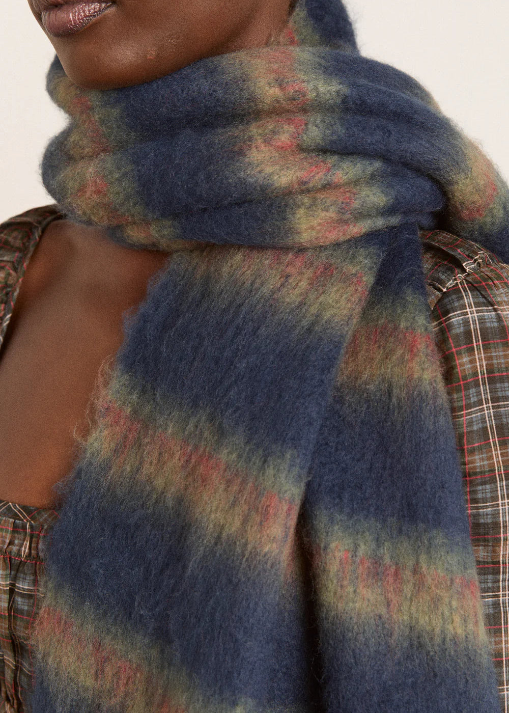 DAMSON MADDER NAVY STRIPE FLUFFY SCARF