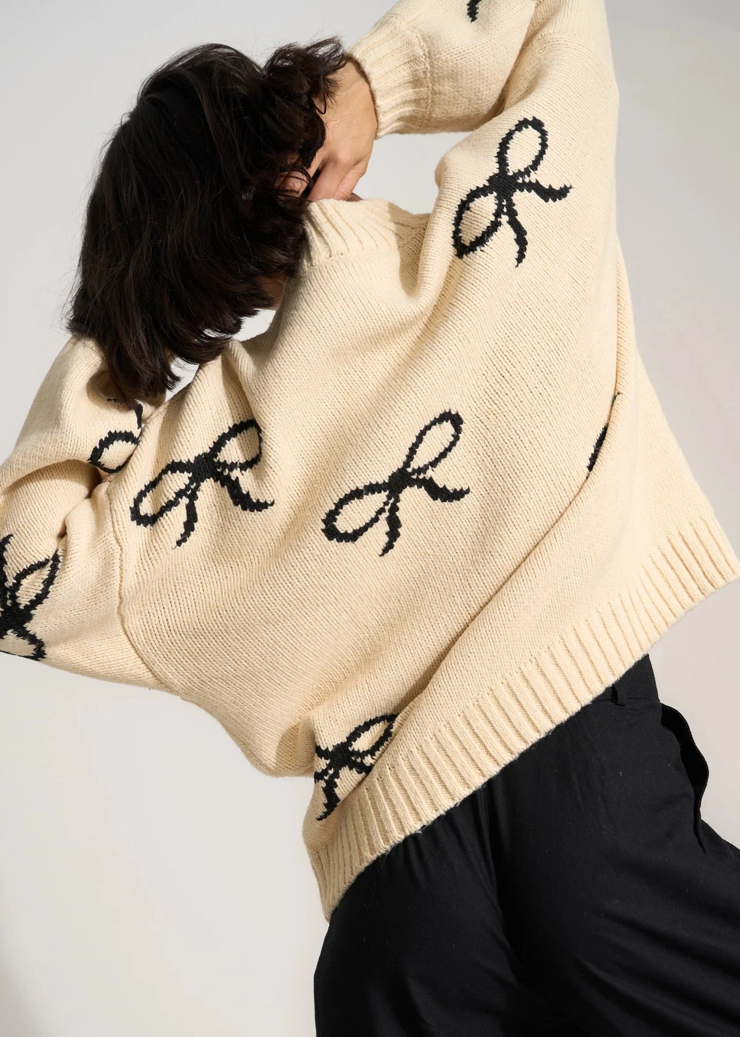 BELA BOW KNIT PULLOVER