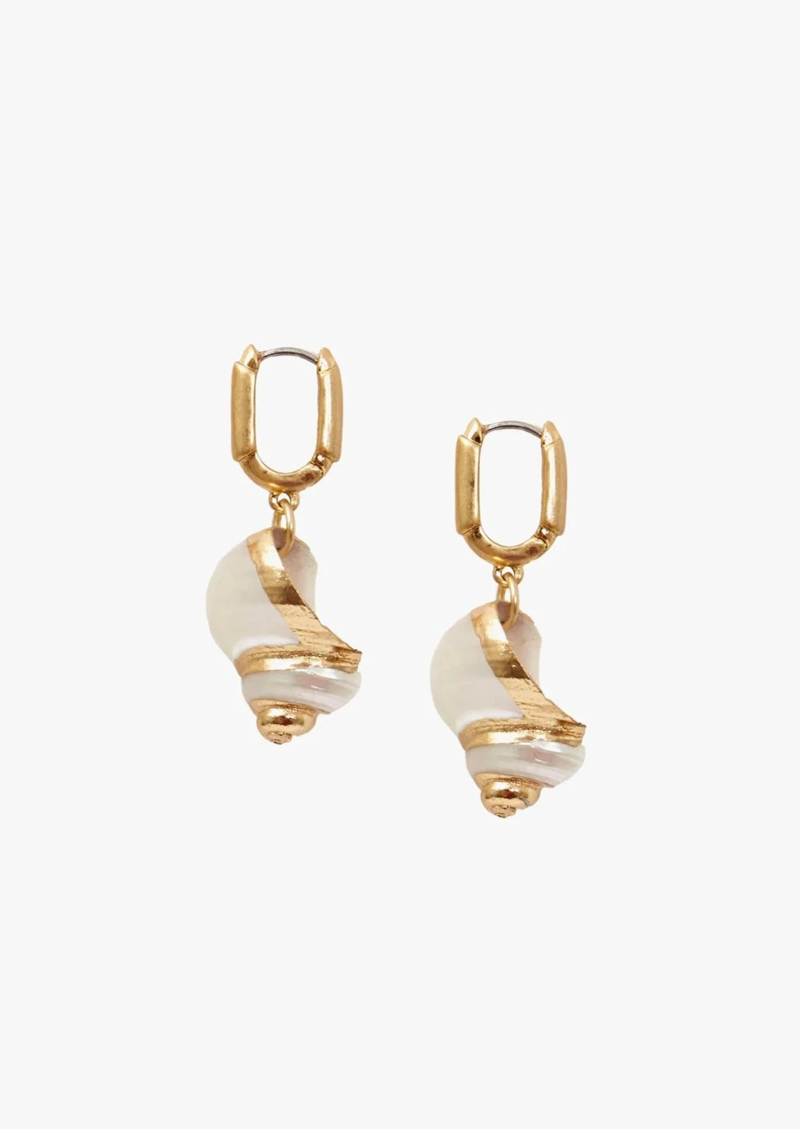 CLARE V. SHELL LE LINK HUGGIE EARRINGS