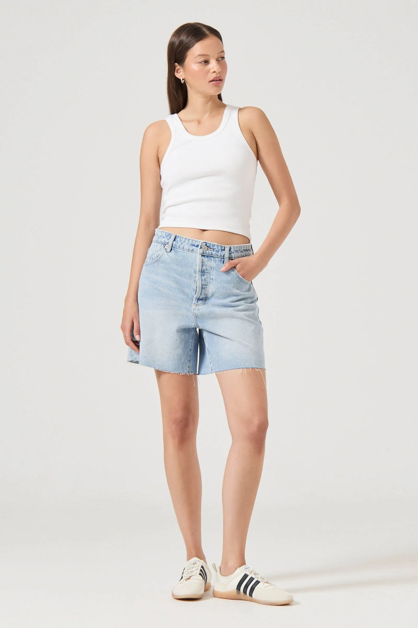 90S RELAXED SHORT