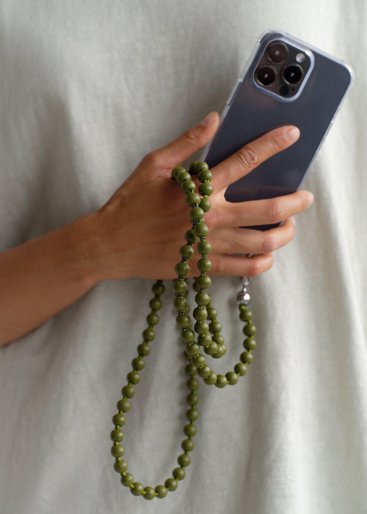 OSSA NEW YORK WOOD CROSSBODY PHONE CHAIN