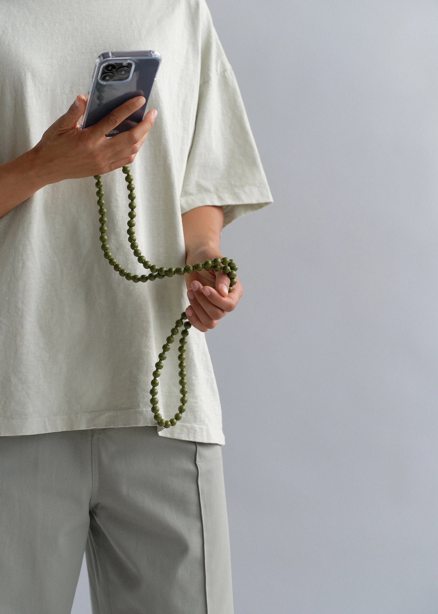 OSSA NEW YORK WOOD CROSSBODY PHONE CHAIN