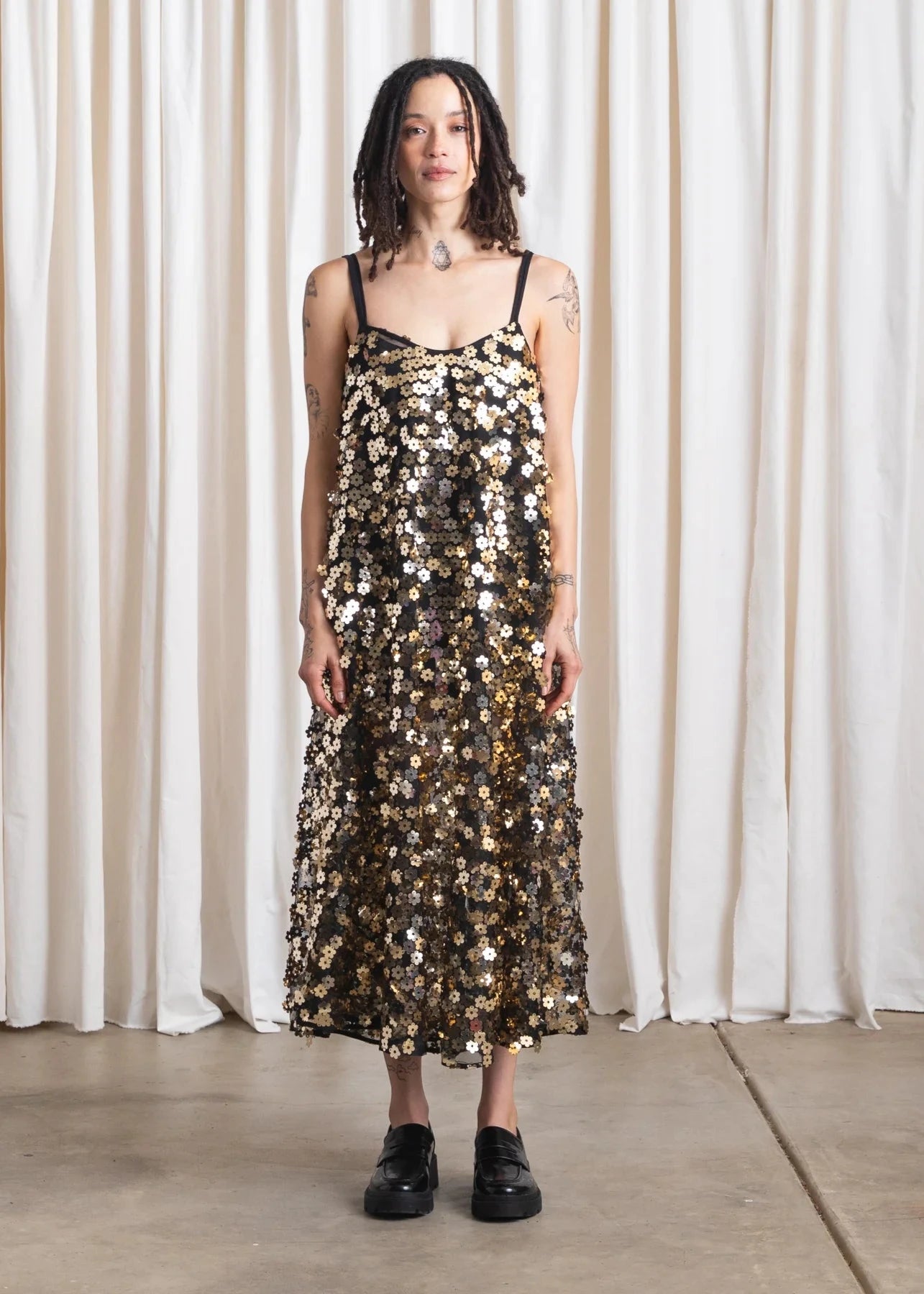 ALI GOLDEN FULL HEM FLOWER SEQUINS DRESS