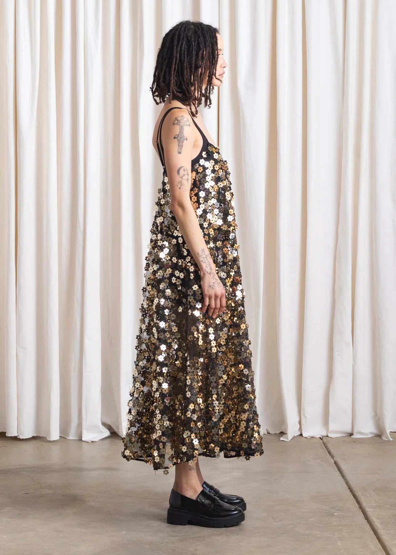 ALI GOLDEN FULL HEM FLOWER SEQUINS DRESS