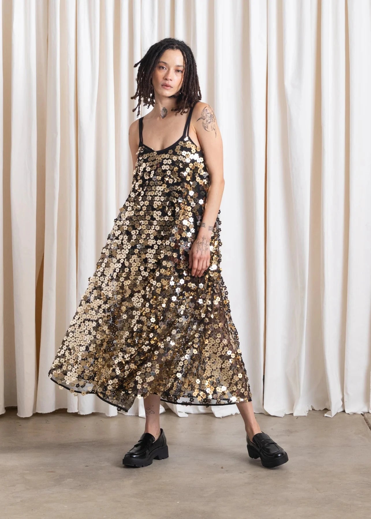 ALI GOLDEN FULL HEM FLOWER SEQUINS DRESS