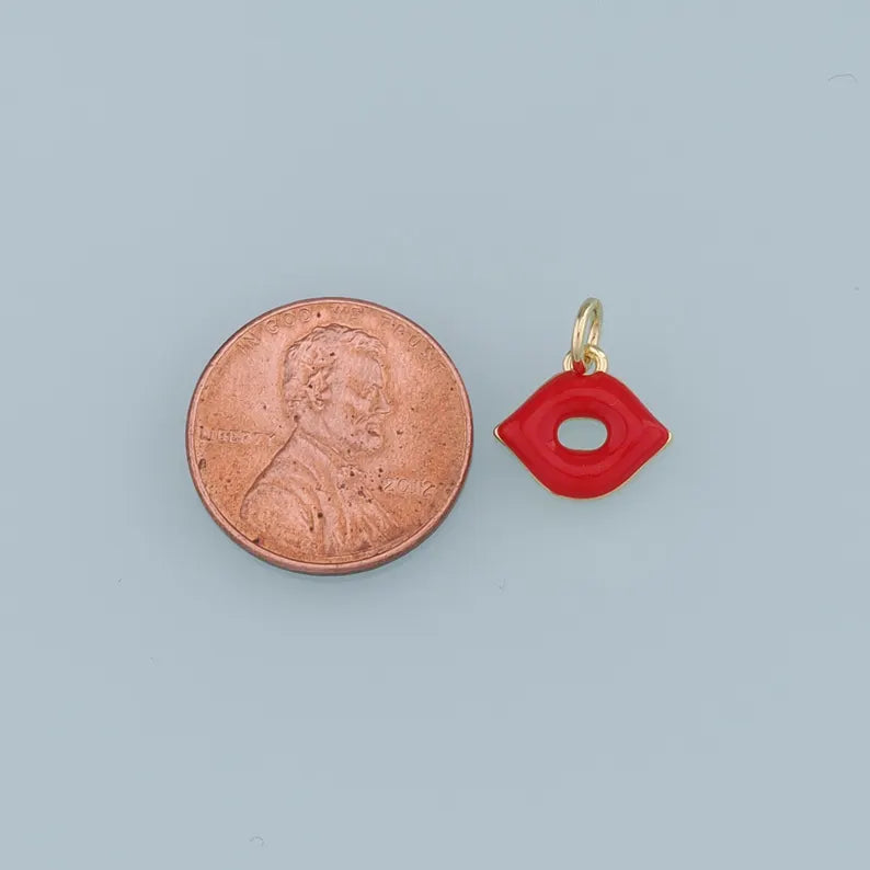 LIPS CHARM